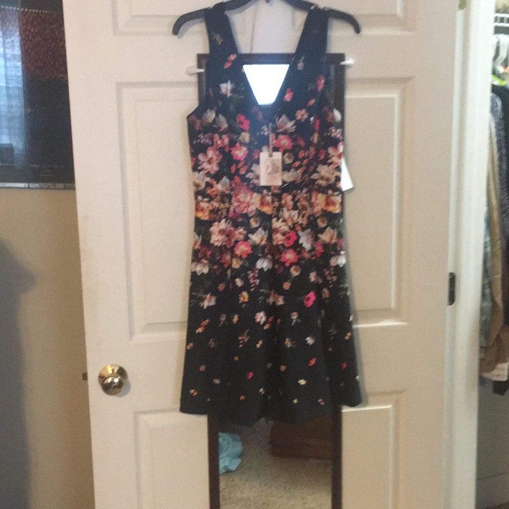 Gorgeous Jessica Simpson dress!